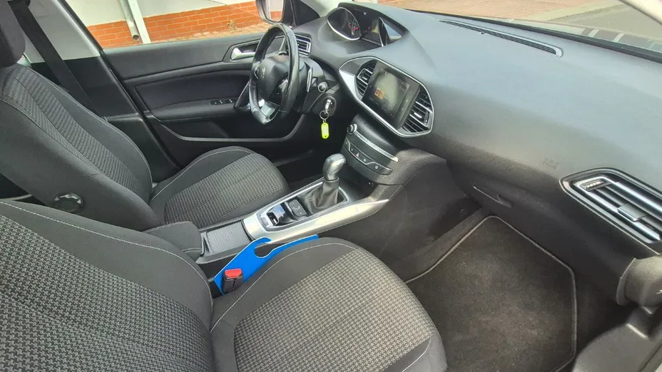 PEUGEOT 308 -