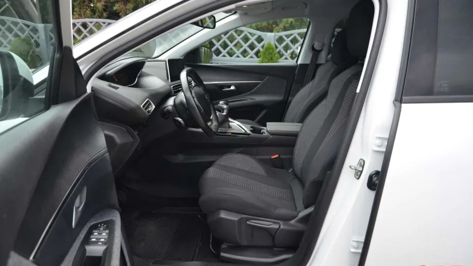 PEUGEOT 3008 -