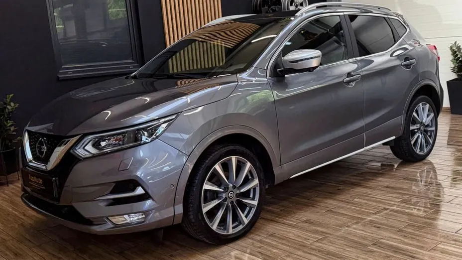 NISSAN Qashqai -