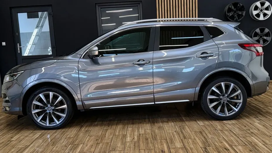 NISSAN Qashqai -
