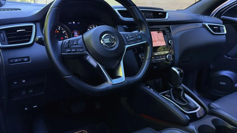 NISSAN Qashqai -