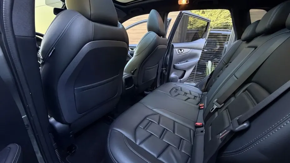 NISSAN Qashqai -
