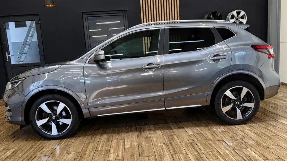 NISSAN Qashqai -