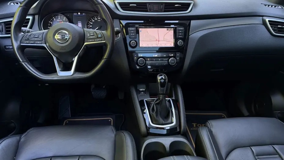 NISSAN Qashqai -