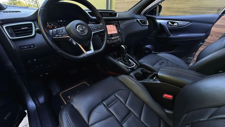 NISSAN Qashqai -