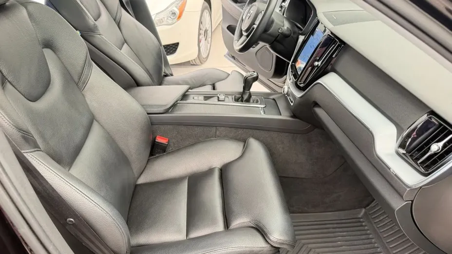 VOLVO XC60 -