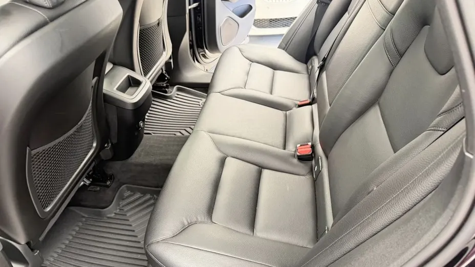 VOLVO XC60 -