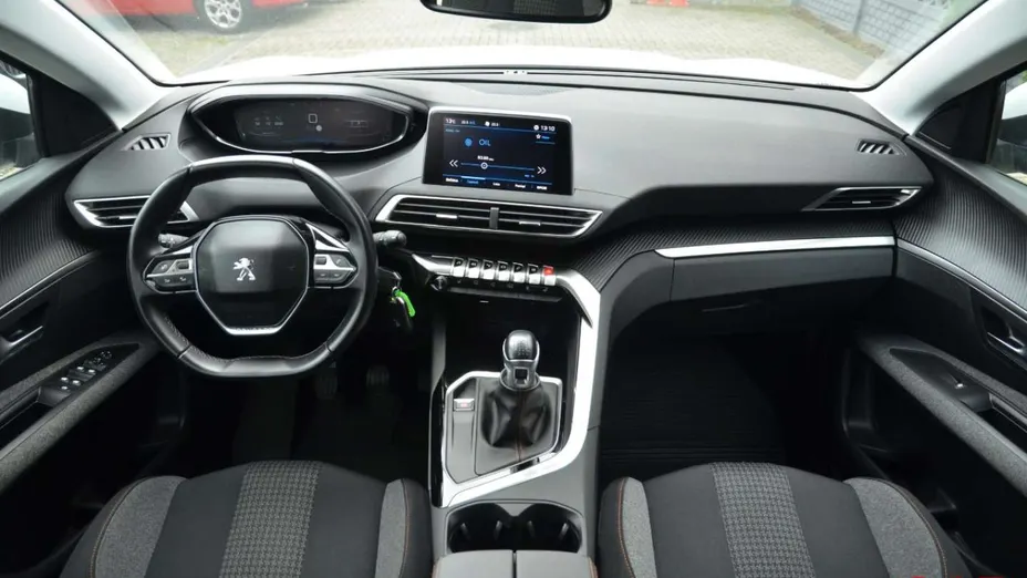 PEUGEOT 3008 -