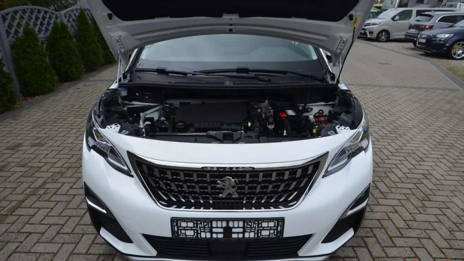 PEUGEOT 3008 -