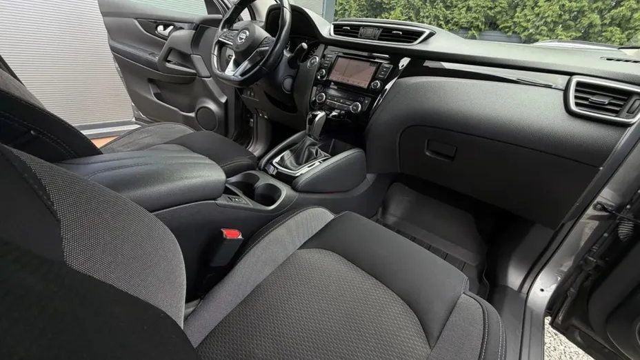 NISSAN Qashqai -