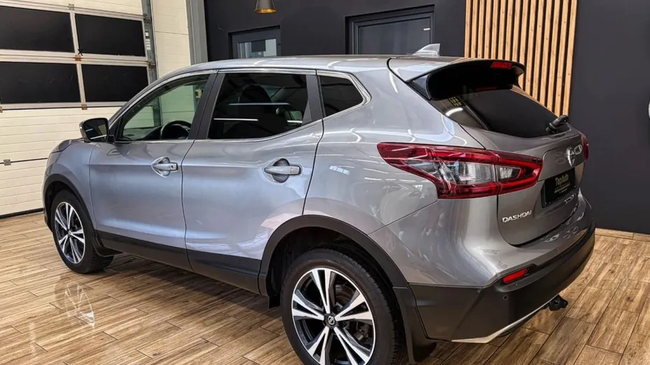 NISSAN Qashqai -