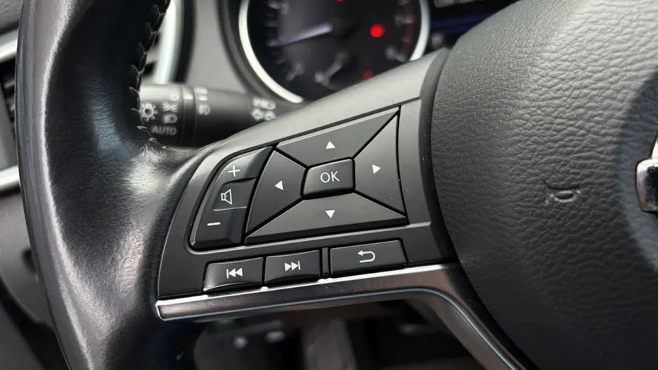 NISSAN Qashqai -