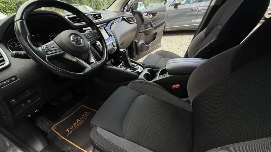 NISSAN Qashqai -