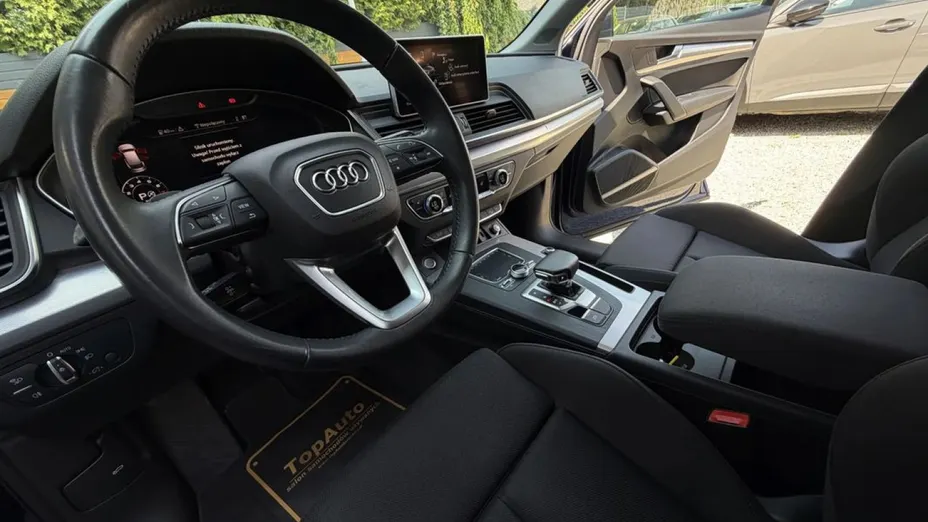 AUDI Q5 -