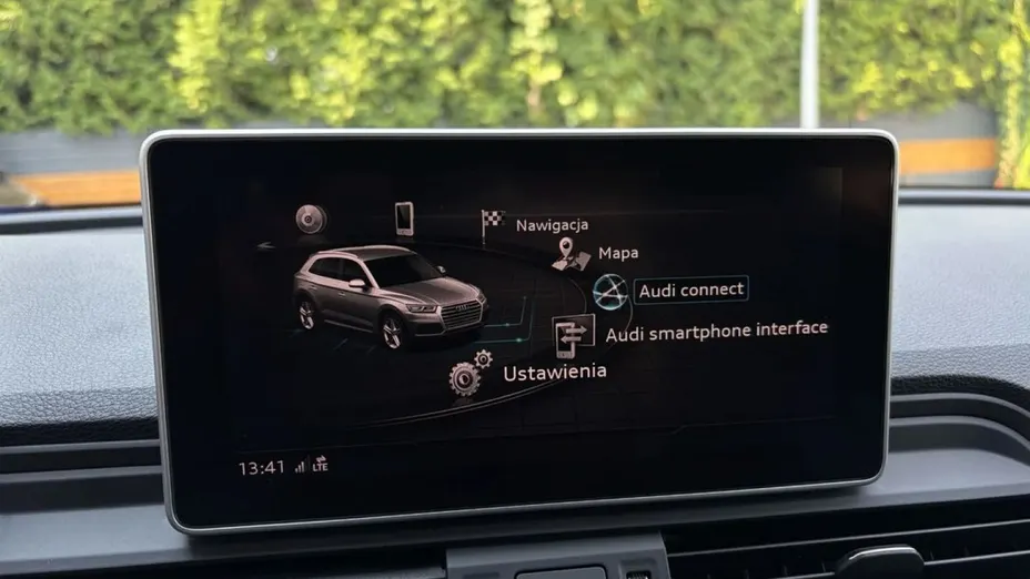 AUDI Q5 -