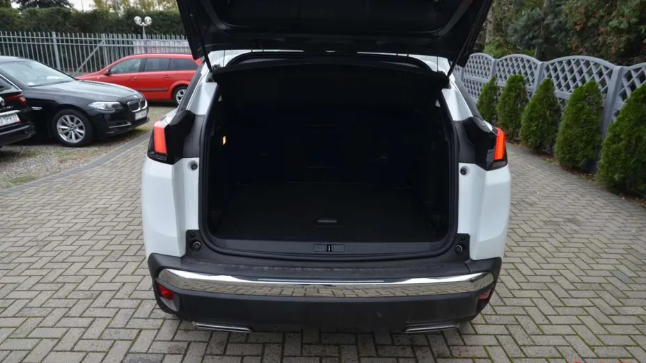 PEUGEOT 3008 -