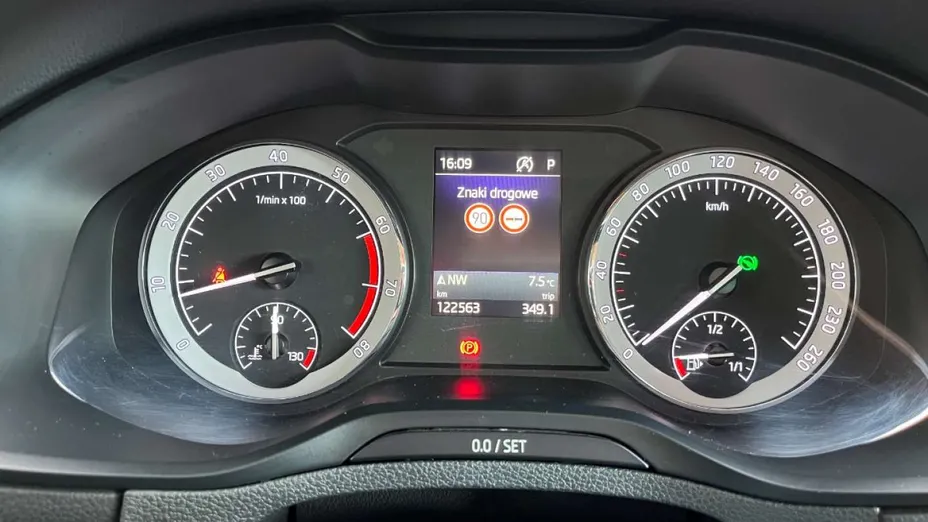 SKODA Karoq -