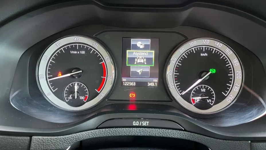 SKODA Karoq -