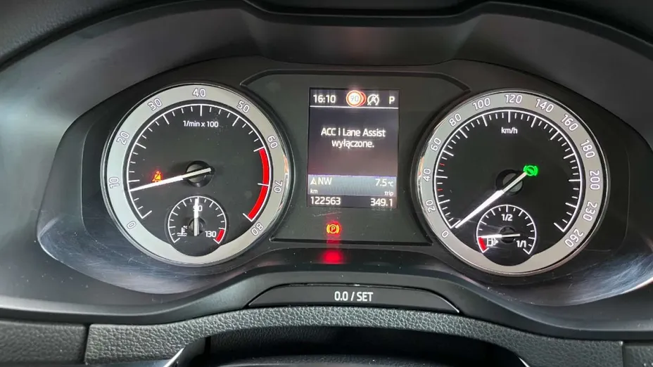 SKODA Karoq -