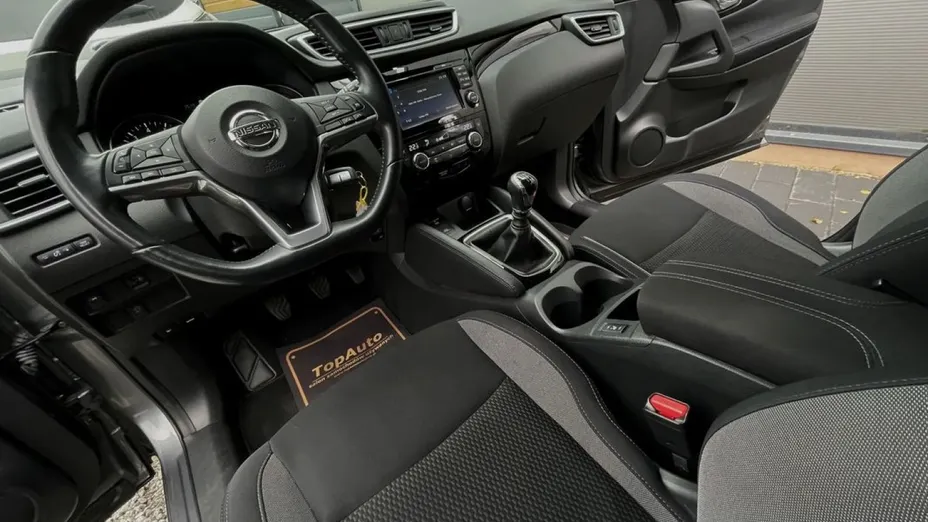NISSAN Qashqai -