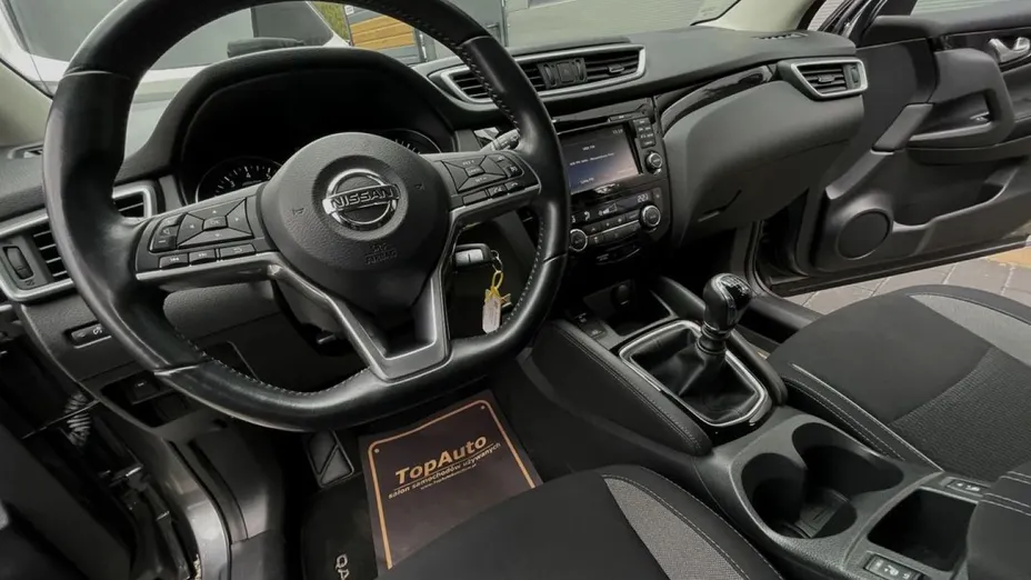 NISSAN Qashqai -