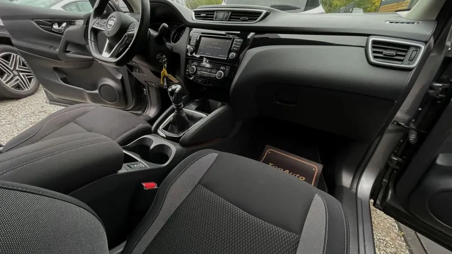 NISSAN Qashqai -