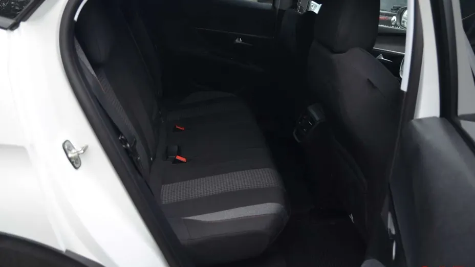 PEUGEOT 3008 -