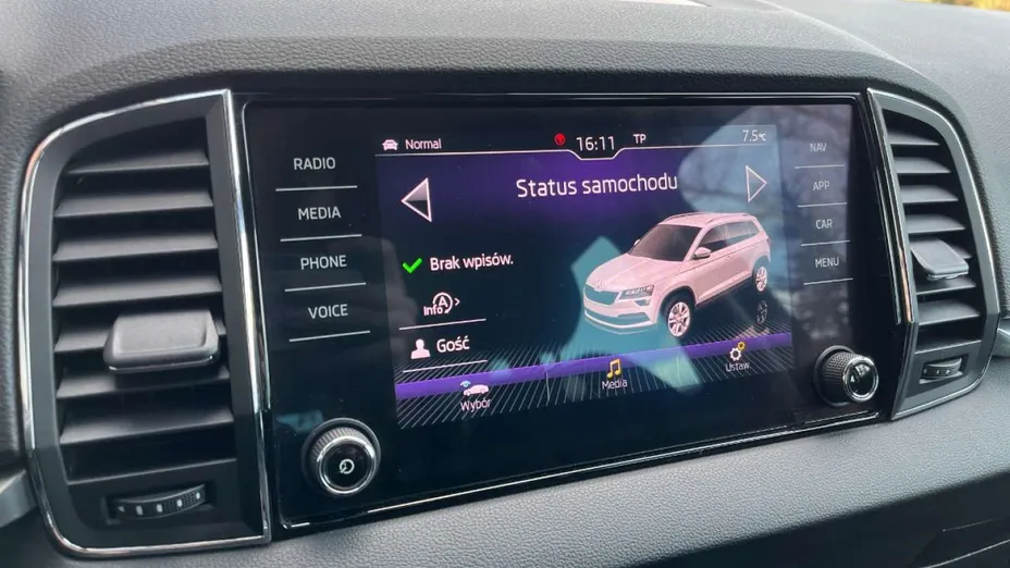 SKODA Karoq -