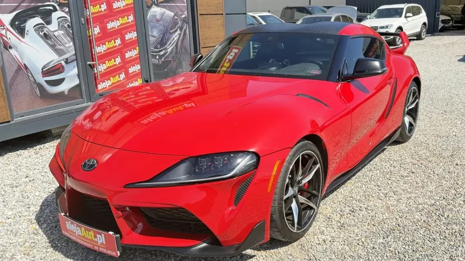 TOYOTA Supra -