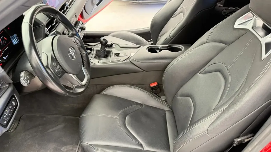TOYOTA Supra -