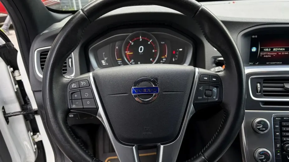 VOLVO V60 -