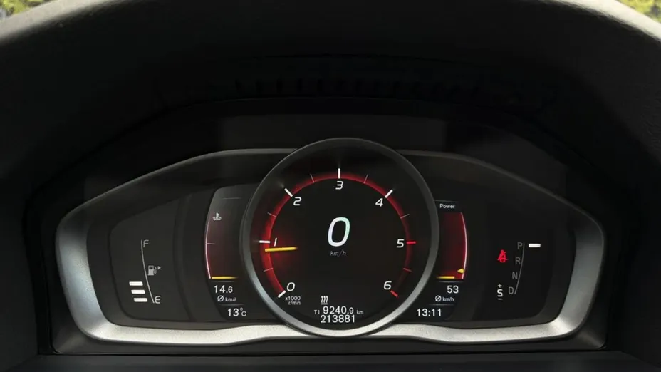 VOLVO V60 -