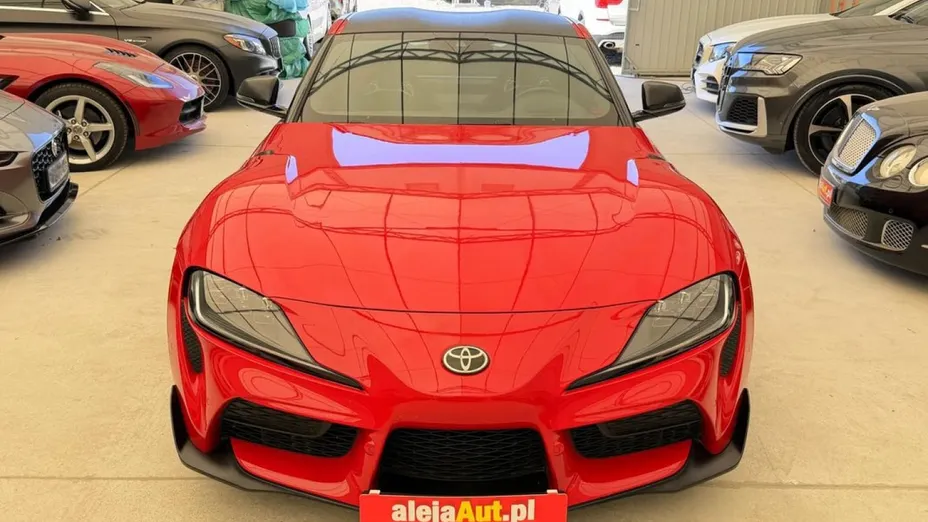 TOYOTA Supra -
