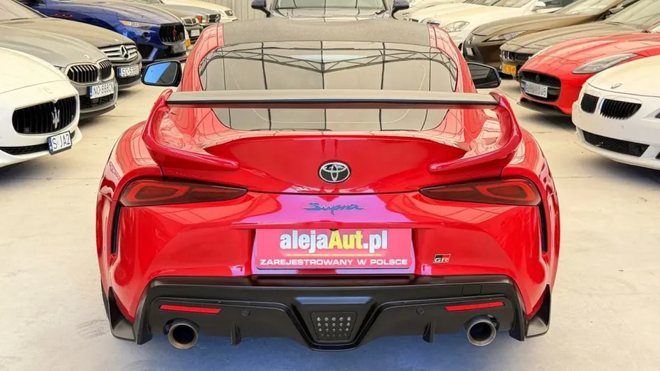 TOYOTA Supra -