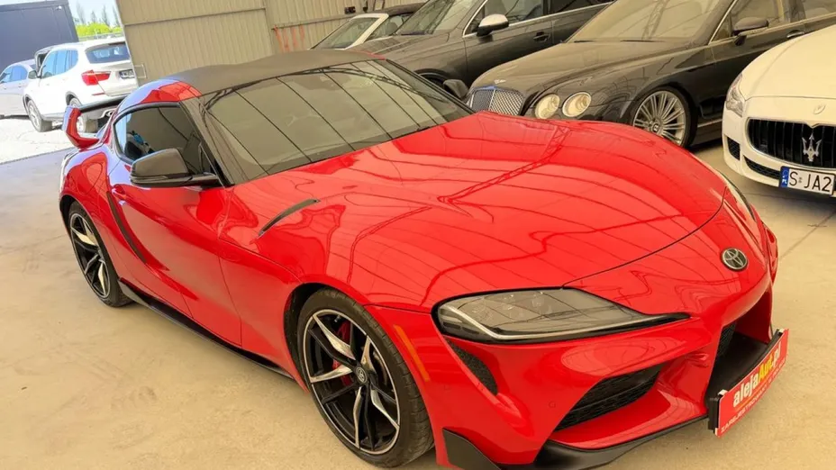 TOYOTA Supra -
