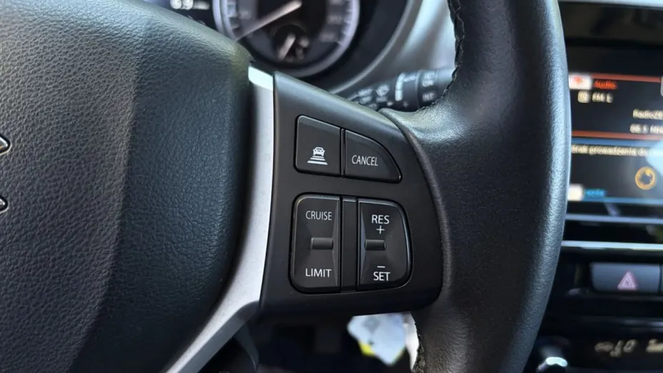 SUZUKI Vitara -