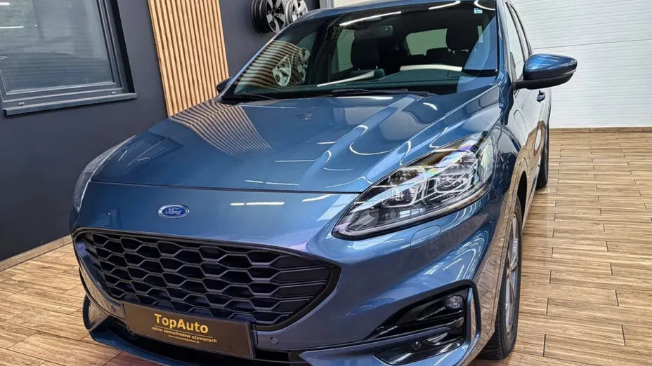 FORD Kuga -