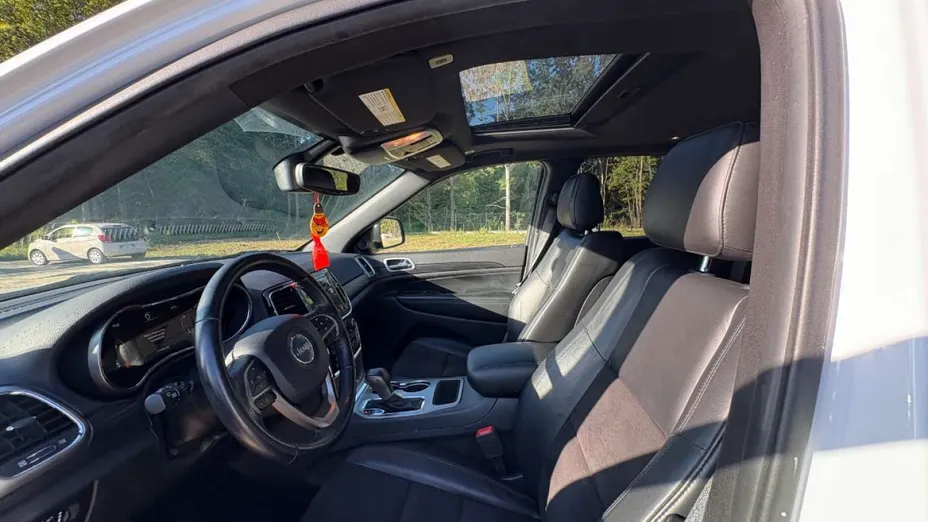 JEEP Grand Cherokee -