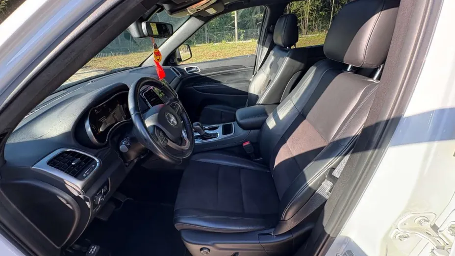 JEEP Grand Cherokee -