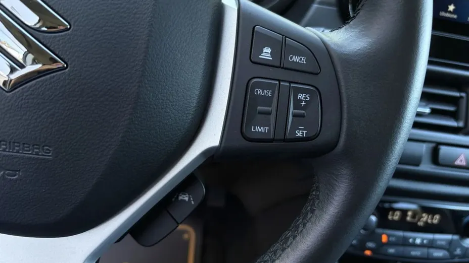 SUZUKI SX4 -
