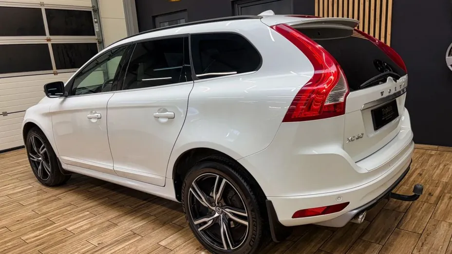 VOLVO XC60 -