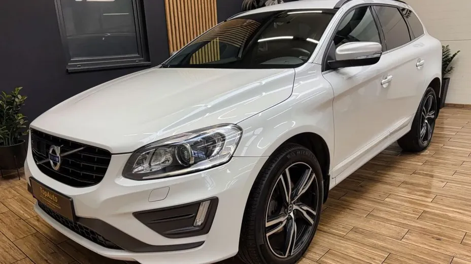 VOLVO XC60 -