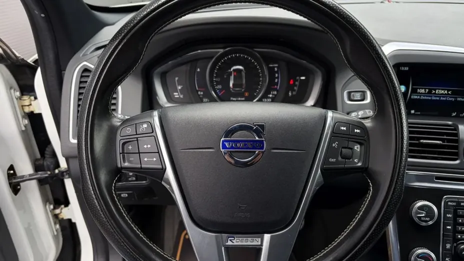 VOLVO XC60 -