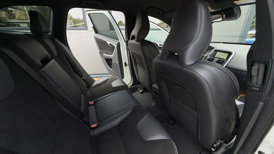 VOLVO XC60 -