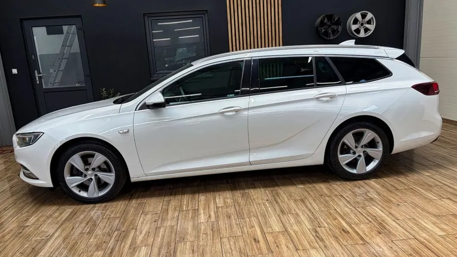 OPEL Insignia -