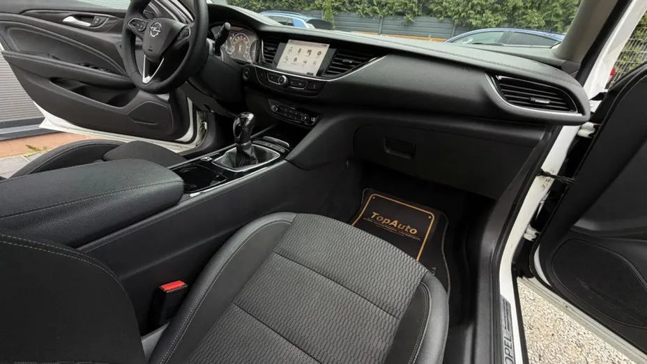 OPEL Insignia -