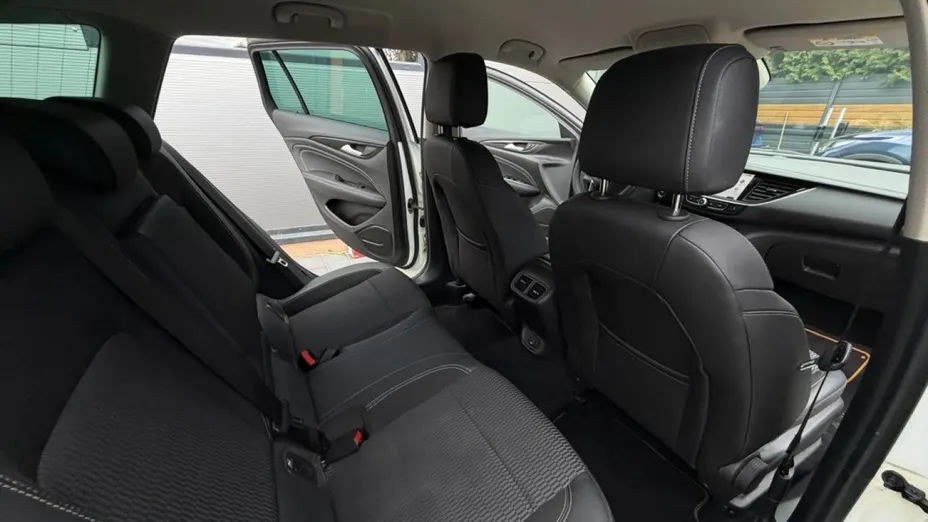 OPEL Insignia -