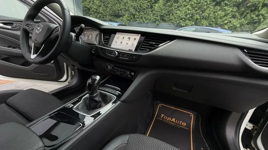 OPEL Insignia -