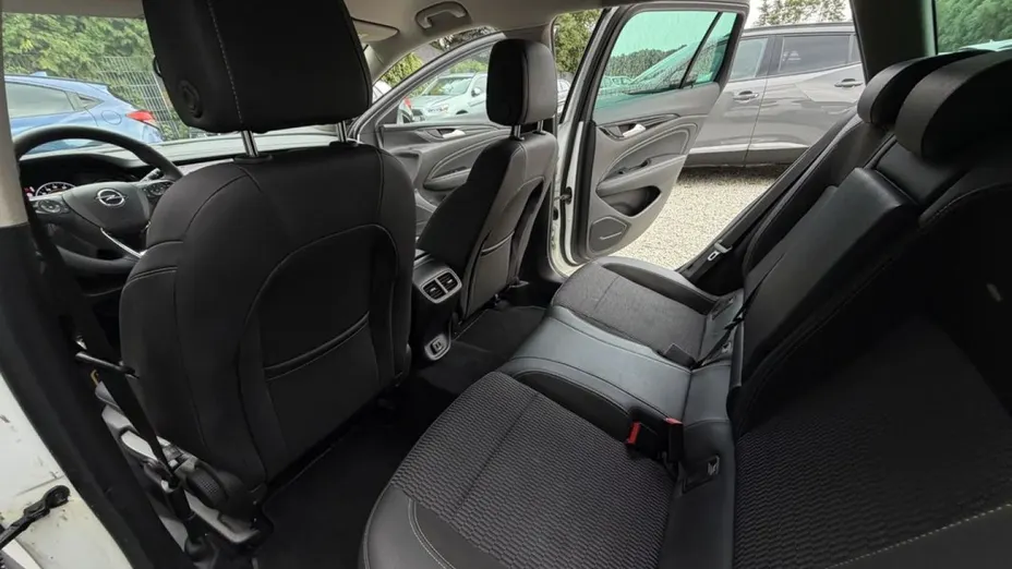 OPEL Insignia -