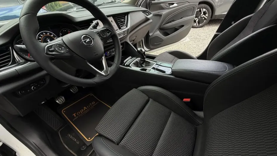 OPEL Insignia -